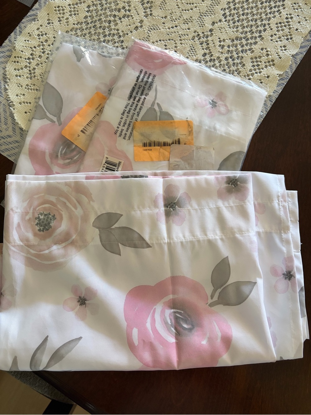 Floral Pink and Gray Cotton Blend valence - Soft Rose Print